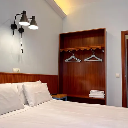 Hostal La Vera-2