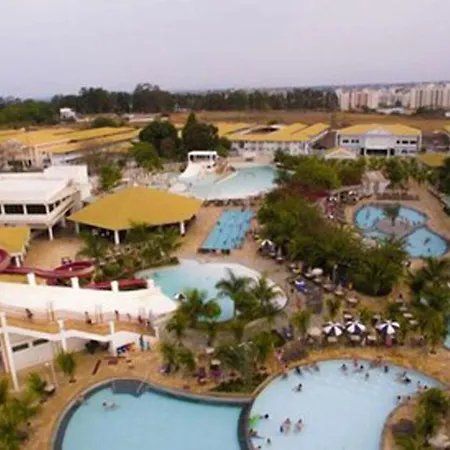 Lacqua diRoma - Serviço de Hotelaria-2