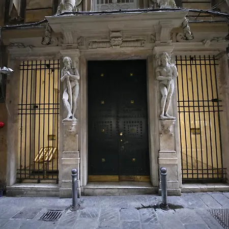 Nik Rooms-2