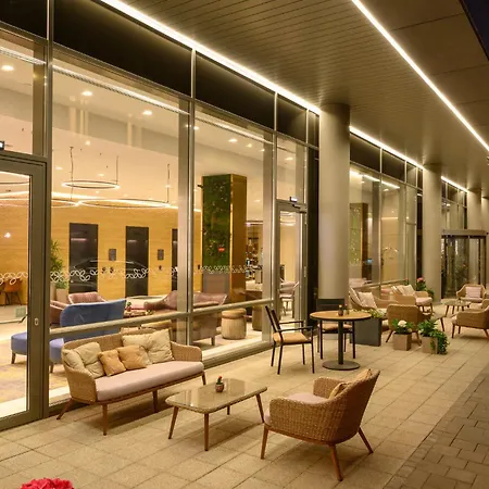 Hilton Garden Inn Budapest City Centre-2
