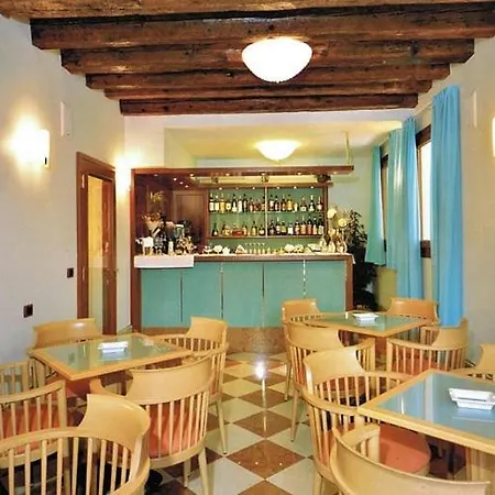 Foscari Palace-2