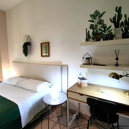 Casa Viola a 900 mt dalla Staz. Centrale-2