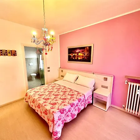 Ai Giardini Rooms-2