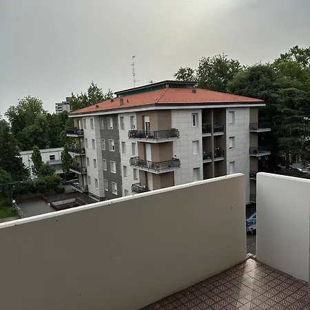 Olimpia House - Camere Accoglienti in Posizione Strategica-3