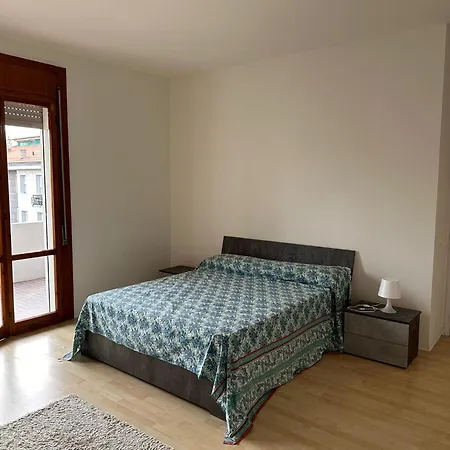 Olimpia House - Camere Accoglienti in Posizione Strategica-2