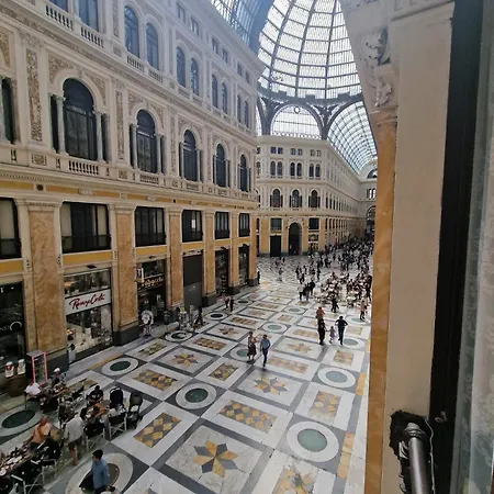 Suite Galleria Umberto I-2
