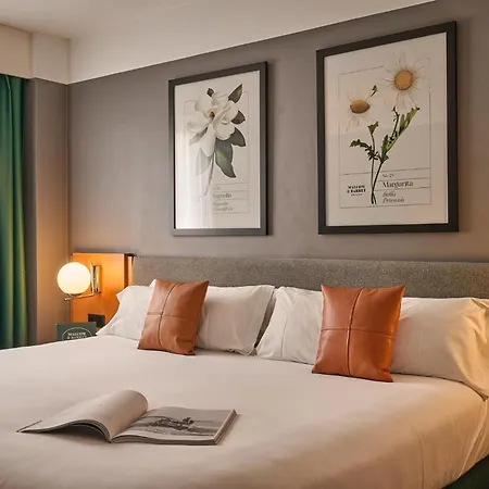 Hotel Malcom And Barret-2
