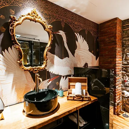 Aurum - Como Luxury Suites-2