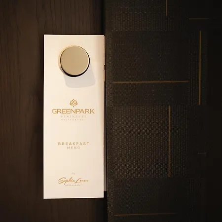 Green Park Penthouse Suite & Pool - Heated Pool --3