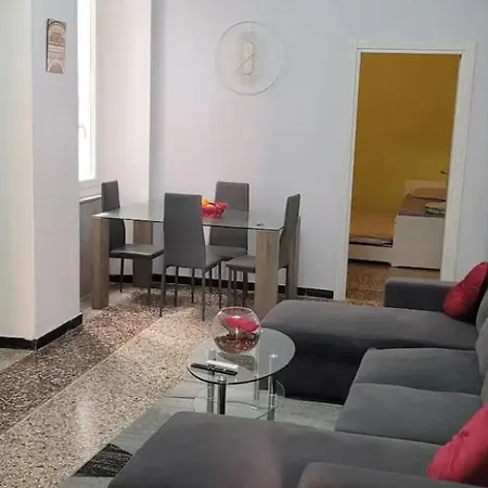 The Friend'S Hause-2