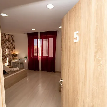 Central Room 128L-3