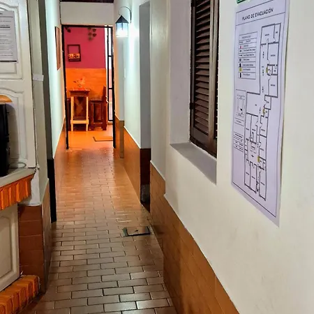 Hostal Del Parque-3
