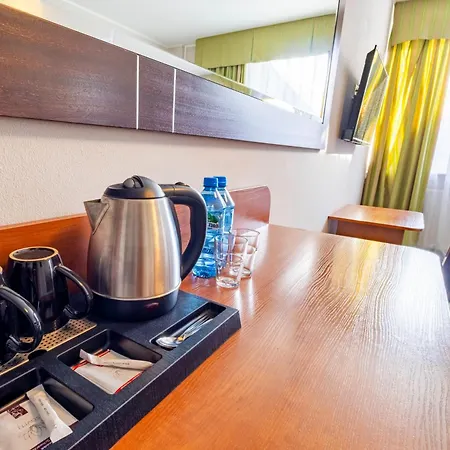 Hit Hotel-2