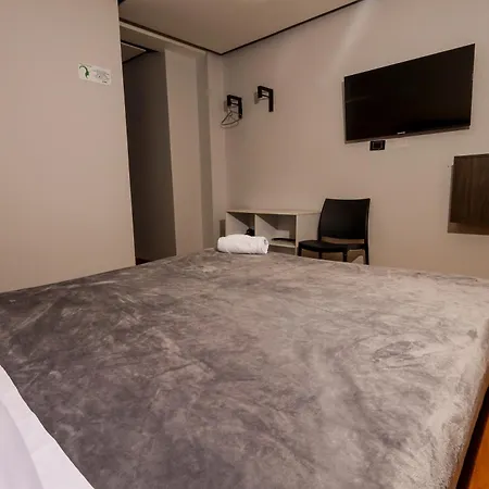 Hotel Htl-2
