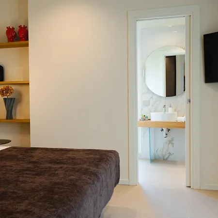 Hera Rooms And Suites-3