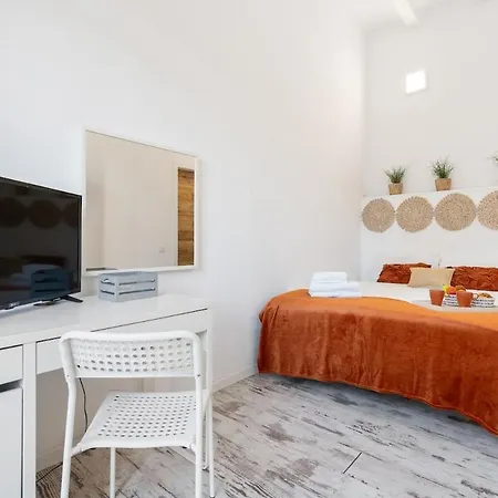 Lodging Apartments Pere IV-2