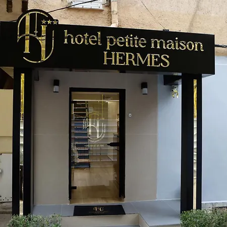Petite Maison Hermes Center-2