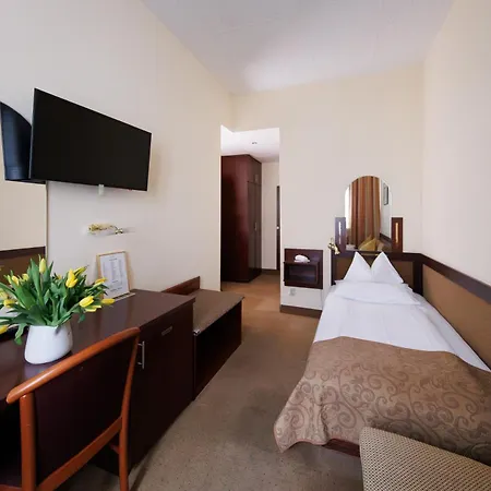 Continental Hotel-Pension-2