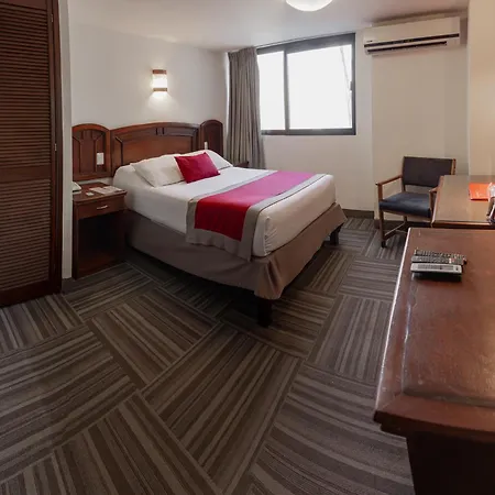 Ramada Plaza by Wyndham Leon-2