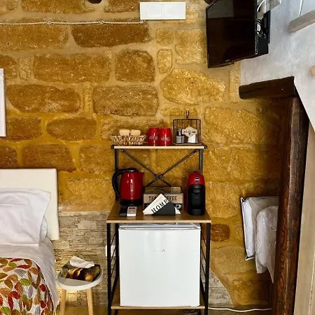 Home Via Neve-Historical Centre-3