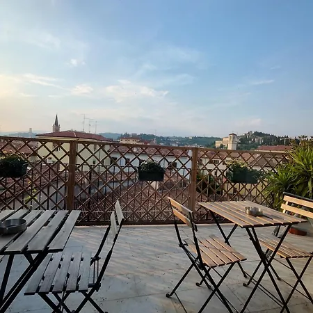 Verona Relax & Stay Rooms-3