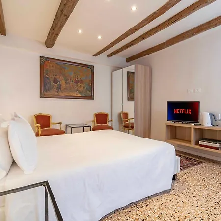 Biennale Ensuite Rooms By Bricola Apartments-3