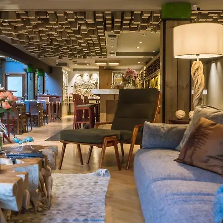 Wood Hotel-3