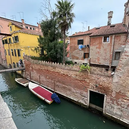 Bed&Breakfast Querini San Marco-3