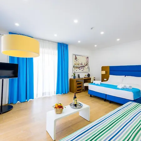 Carlo III Guest House-2