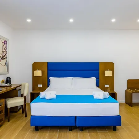Carlo III Guest House-3