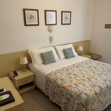 Hotel Desiree-2