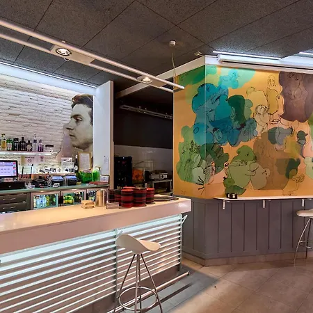 The Book Factory Hostel By Gaiarooms-2