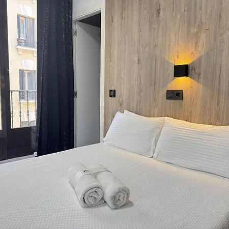 Apartamentos Day Madrid VALVERDE Centro Gran Via Sol Malasaña-2