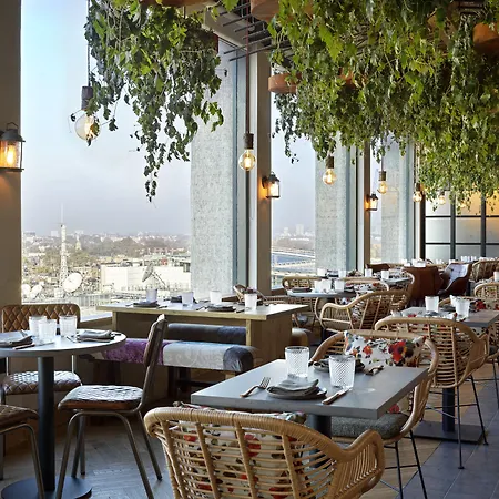 Treehouse Hotel London-2