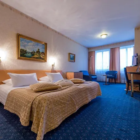 Hotel Century-2