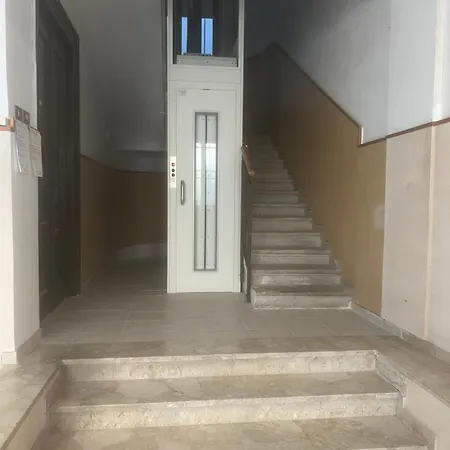 Alla Scalinata del Teatro Rossetti parcheggio-3