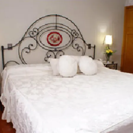 Reina Victoria Suites & Towers-2