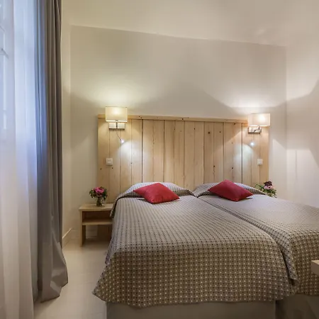 Hotel Le Compostelle-3