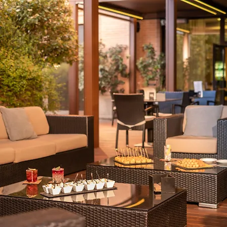 Aemilia Hotel Bologna-3