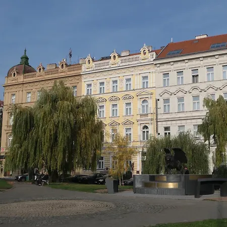 Hotel Klarinn Prague Castle-3