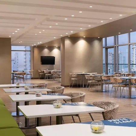 Hampton By Hilton Cartagena-3