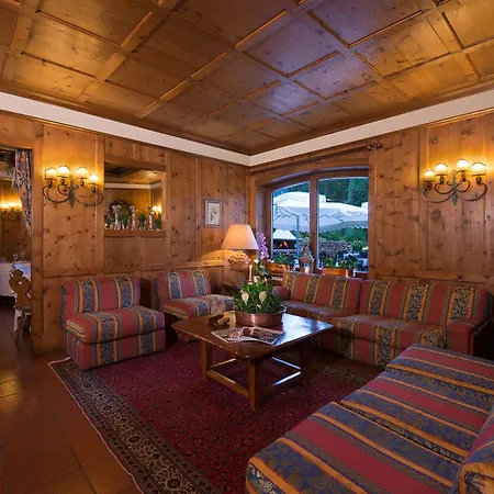 Boutique Hotel Villa Blu Cortina D'Ampezzo-3
