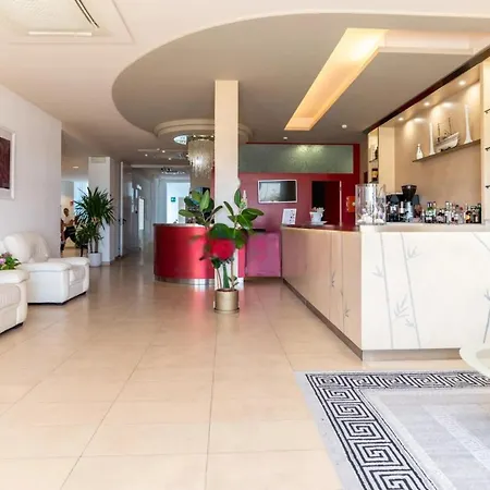 Hotel Cosmopol Cesenatico-3