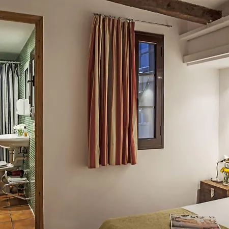 Ainb Las Ramblas-Guardia Apartments-2