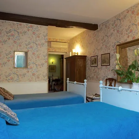 Guest House Arco Dei Tolomei-3