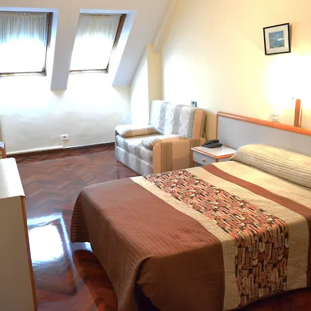 Hotel Cristal 1-2