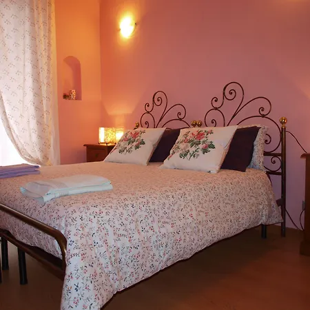 Duca'S Guest House-3