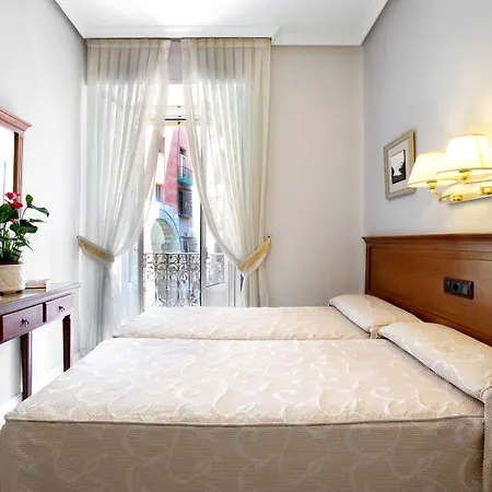 Hostal Macarena-3