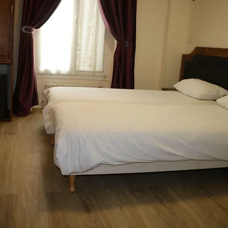 Grand Hotel De Clermont-3