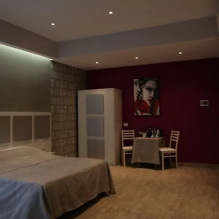 Five Rooms Rome Guesthouse-3